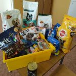 Karma dla psów zebrana podczas akcji.